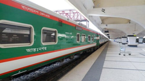 কমলাপুর স্টেশনে ট্রেনের টয়লেটে যাত্রীকে ধর্ষণের অভিযোগ, রেলওয়ে কর্মচারী আটক