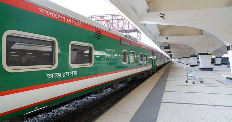 কমলাপুর স্টেশনে ট্রেনের টয়লেটে যাত্রীকে ধর্ষণের অভিযোগ, রেলওয়ে কর্মচারী আটক