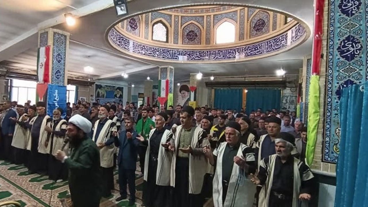 ইসরাইলি হামলার মাঝেও ইরানি মসজিদগুলোতে জুমার নামাজে মুসল্লিদের ঢল