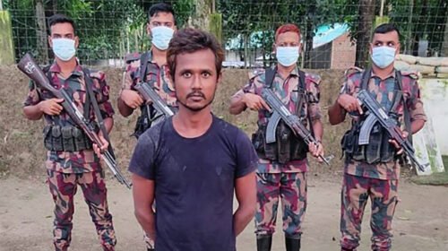 ভারত থেকে অবৈধভাবে প্রবেশের দায়ে আটক ২