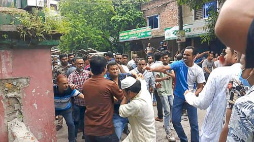 সাতক্ষীরা প্রেসক্লাবে হামলা, আহত ১০