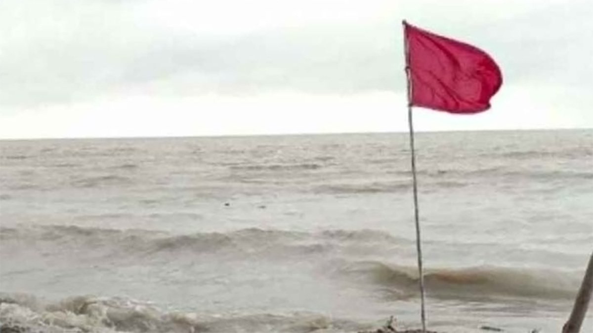 চার সমুদ্রবন্দরে ৩ নম্বর সতর্ক সংকেত চার সমুদ্রবন্দরে ৩ নম্বর সতর্ক সংকেত