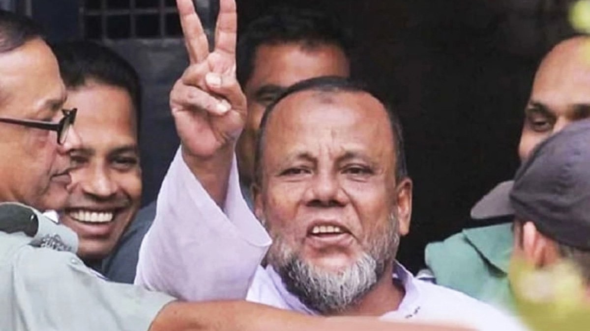 খালাস পেলেন মৃত্যুদণ্ডপ্রাপ্ত সাবেক আ. লীগ নেতা মোবারক খালাস পেলেন মৃত্যুদণ্ডপ্রাপ্ত সাবেক আ. লীগ নেতা মোবারক