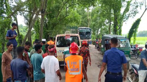 মাগুরায় বাস ও ভ্যানের মুখোমুখি সংঘর্ষে নিহত ১