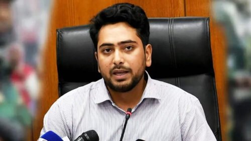 ক্ষমতার পরিবর্তনে এক দলকে সরিয়ে আরেক দল বসাতে রক্ত দেয়নি কেউ: নাহিদ ইসলাম