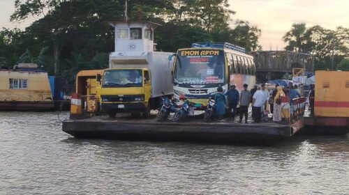 পটুয়াখালীতে অতিরিক্ত ভাড়া আদায় করায় ফেরিঘাটের ইজারা বাতিল