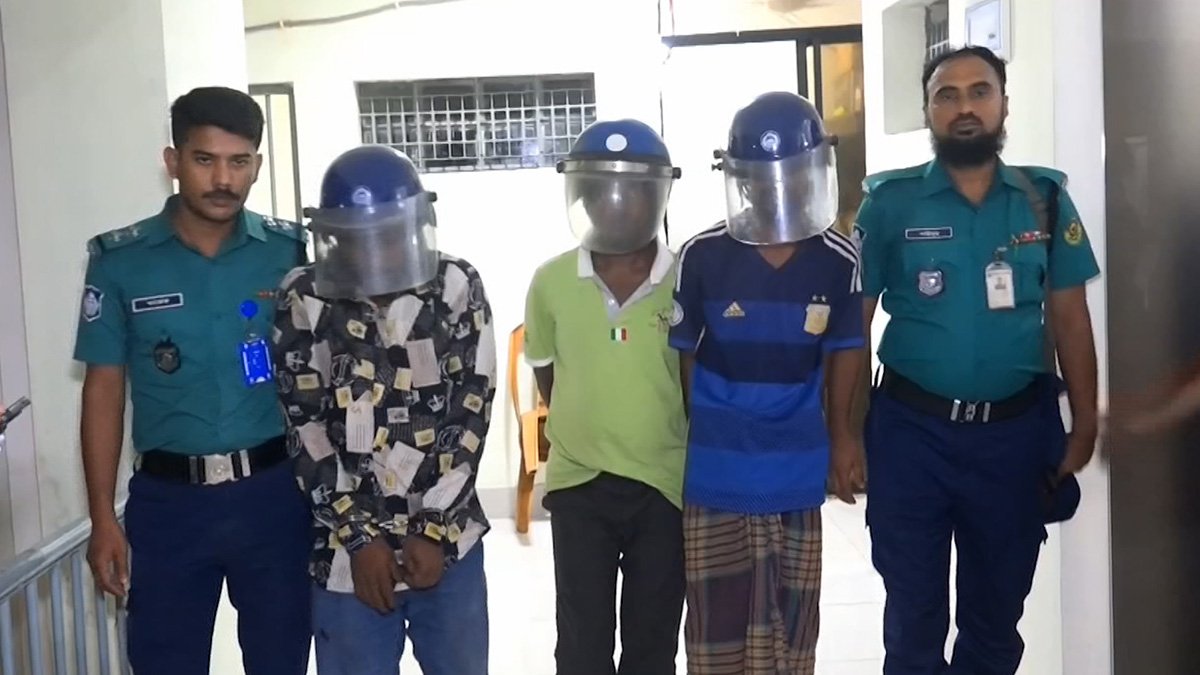 চট্টগ্রামে স্বর্ণালঙ্কার ছিনতাইয়ের ঘটনায় গ্রেফতার ৩