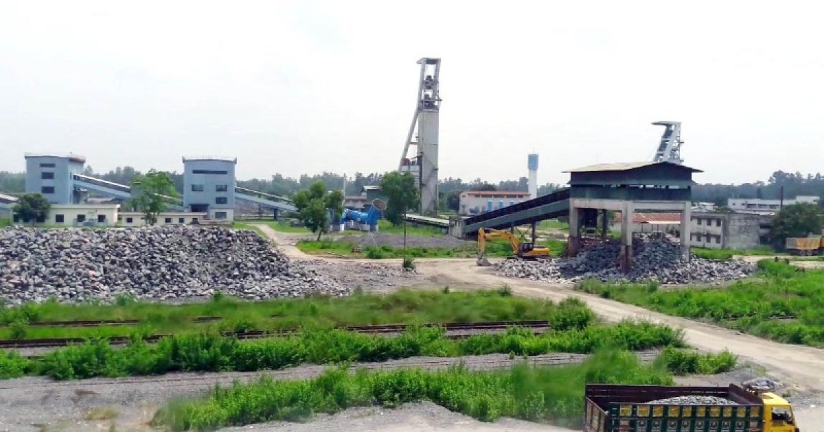 দিনাজপুরের মধ্যপাড়া পাথর খনিতে উৎপাদন বন্ধ