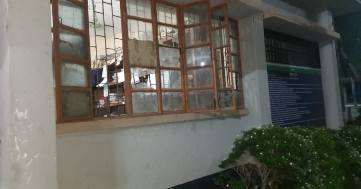 পাটগ্রাম থানা ঘেরাও করে আসামি ছিনিয়ে নিয়েছে বিএনপির নেতারা