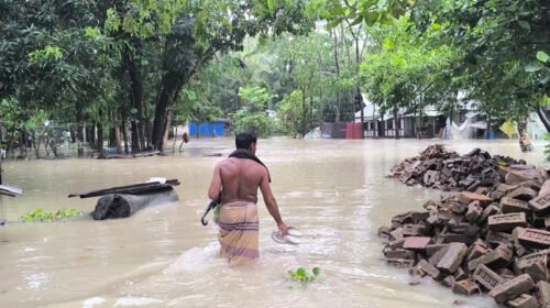 অস্বাভাবিক হারে বাড়ছে তেঁতুলিয়া নদীর পানি, প্লাবিত অন্তত ৩০ গ্রাম