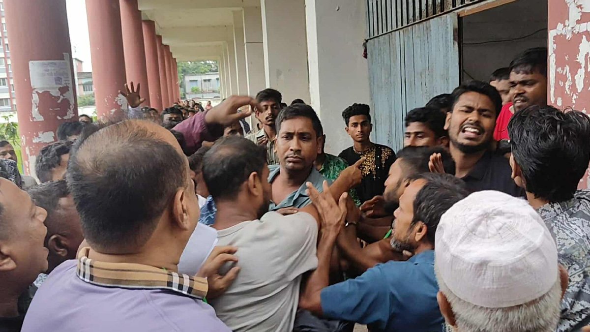 শ্যামনগরে বিএনপির কাউন্সিল ঘিরে দুই পক্ষের সংঘর্ষ