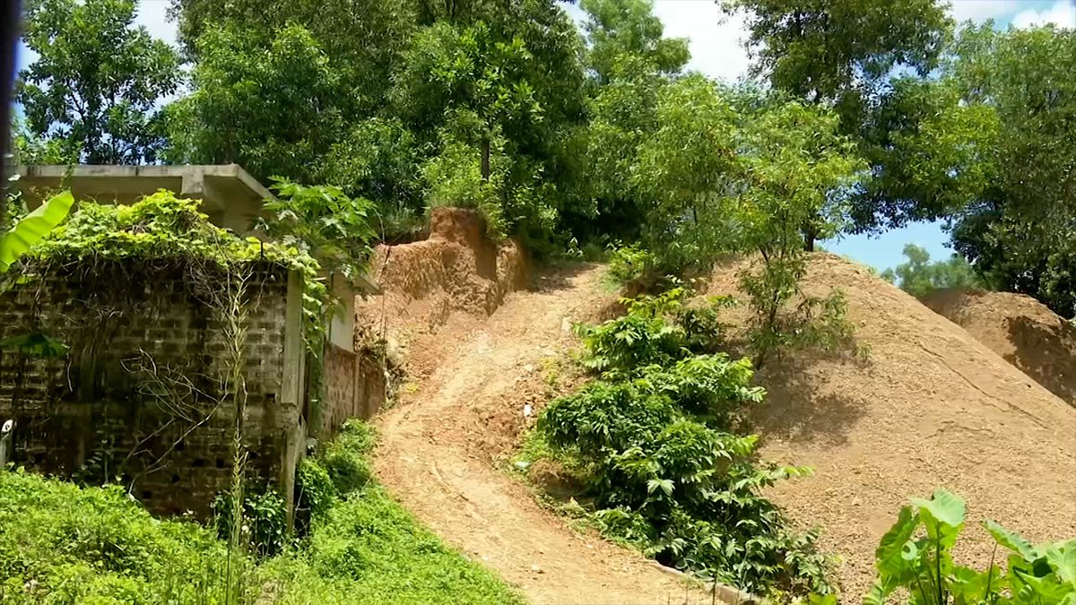 সিলেটে চলছে টিলা কাটার মহোৎসব, আশ্বাসেই দায় সারছে প্রশাসন সিলেটে চলছে টিলা কাটার মহোৎসব, আশ্বাসেই দায় সারছে প্রশাসন