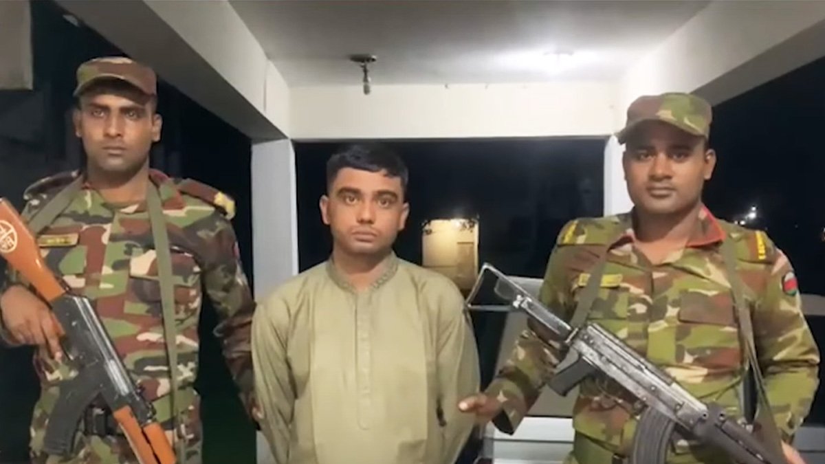কক্সবাজারে পেটের ভেতর লুকিয়ে ইয়াবা পাচারের চেষ্টা, রোহিঙ্গা যুবক আটক কক্সবাজারে পেটের ভেতর লুকিয়ে ইয়াবা পাচারের চেষ্টা, রোহিঙ্গা যুবক আটক