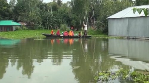 এখনও নিমজ্জিত লালমনিরহাটের নিম্নাঞ্চল, পানিবন্দি ৭ হাজার পরিবার