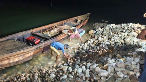 ভোলাগঞ্জের পাথর লুটের ঘটনায় মামলা, অজ্ঞাতনামা আসামি ২ হাজার