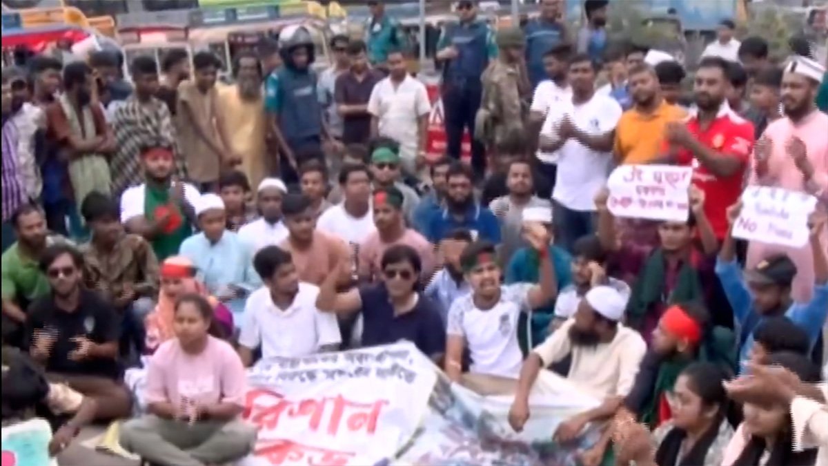 স্বাস্থ্যখাতে অব্যবস্থাপনার প্রতিবাদে আজও বরিশাল-কুয়াকাটা মহাসড়ক অবরোধ
