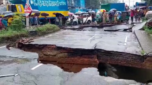চট্টগ্রামে পানির তোড়ে কালভার্ট ভেঙে হলো দুইভাগ