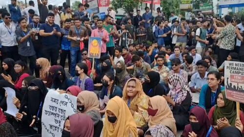 ৬ দাবিতে ফেনী বিশ্ববিদ্যালয়ের শিক্ষার্থীদের ঢাকা-চট্টগ্রাম মহাসড়ক অবরোধ