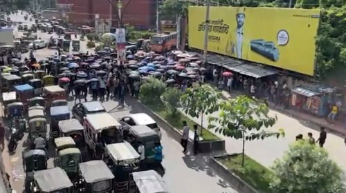 প্রকৌশল শিক্ষার্থীদের ওপর পুলিশি হামলার প্রতিবাদে ঢাকা-রাজশাহী মহাসড়ক অবরোধ