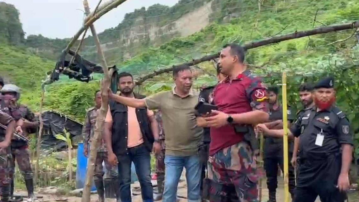 টেকনাফে পাচার চক্রের আস্তানা থেকে ৮০ জন উদ্ধার করল আইনশৃঙ্খলা বাহিনী