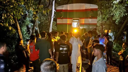 পটিয়ায় পর্যটক এক্সপ্রেস ট্রেনের ১৮ বগি বিচ্ছিন্ন