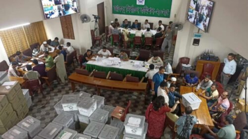 ২১টি হলের মধ্যে ১৮টিতে কেন্দ্রীয় সংসদের ভোট গণনা শেষ