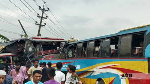 ময়মংসিংহের ভালুকায় দুই বাসের মুখোমুখি সংঘর্ষে নিহত ২