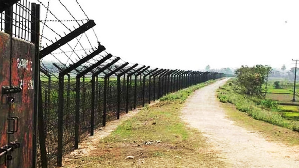 নওগাঁ সীমান্ত দিয়ে ১৬ জনকে পুশ ইন করলো বিএসএফ