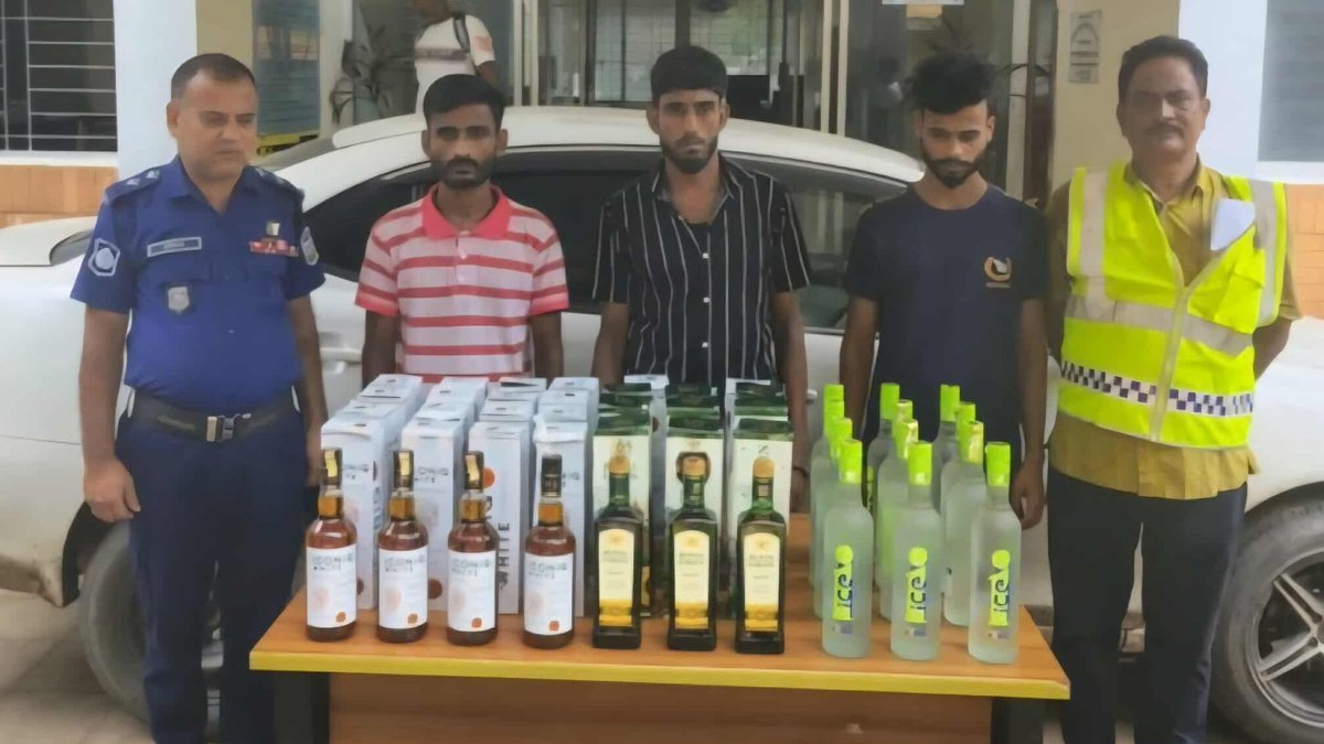 শেরপুর সীমান্তে ভারতীয় মদ ও প্রাইভেটকারসহ ৩ মাদক কারবারি আটক শেরপুর সীমান্তে ভারতীয় মদ ও প্রাইভেটকারসহ ৩ মাদক কারবারি আটক