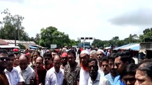 আসন বিন্যাসের প্রতিবাদ: ব্রাহ্মণবাড়িয়ায় ঢাকা-সিলেট মহাসড়ক অবরোধ