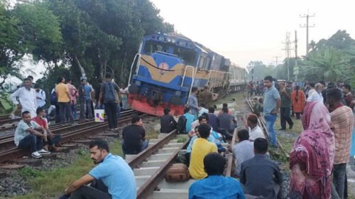 পাবনায় ট্রেনের বগি লাইনচ্যুত, ঢাকা-উত্তরবঙ্গ রেল যোগাযোগ বন্ধ