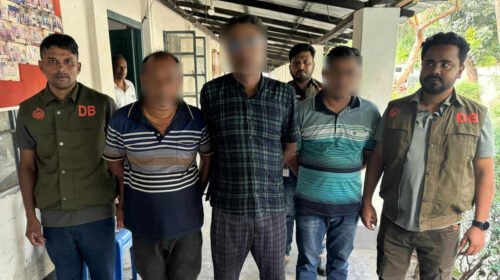 যশোরে পুলিশ পরিচয়ে ১৯ ভরি সোনা লুট, কনস্টেবলসহ গ্রেফতার ৪