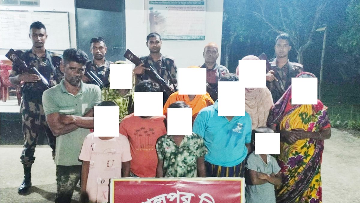 ঝিনাইদহ সীমান্ত দিয়ে ভারতে অনুপ্রবেশ চেষ্টার অভিযোগে আটক ১০