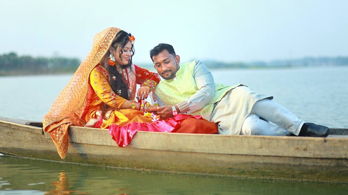স্ত্রীর প্রশংসা করুন আজ