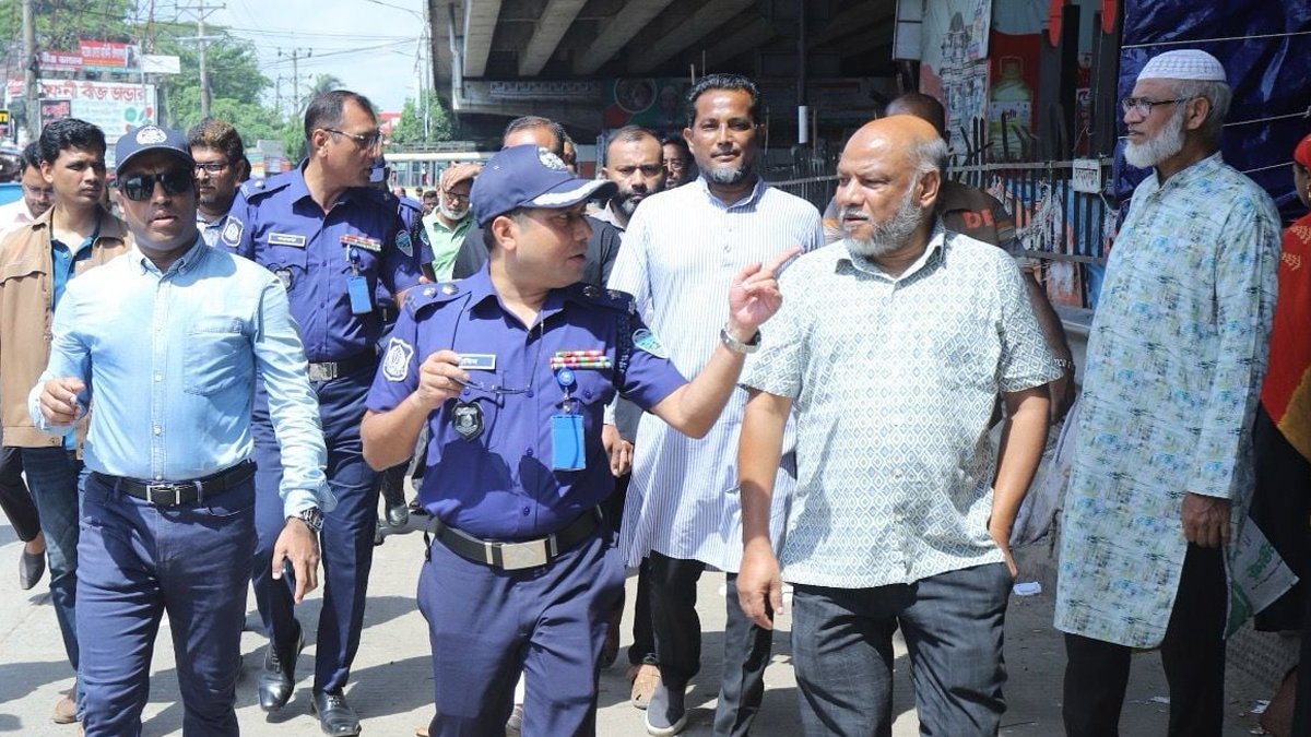 ফেনীতে উচ্ছেদ অভিযানে দখলমুক্ত ফুটপাত, জনমনে স্বস্তি