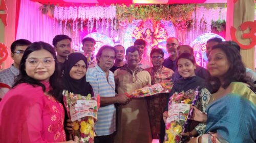 দুর্গা পূজায় নিজ এলাকার সনাতন ধর্মাবলম্বীদের পাশে বিএনপি নেতা রহমাতুল্লাহ