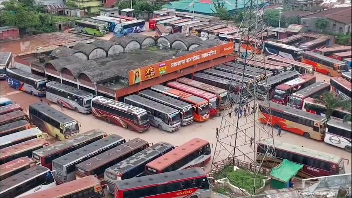যাত্রীর সাথে বিরোধের জেরে ঢাকা-ময়মনসিংহ রুটে বাস চলাচল বন্ধ