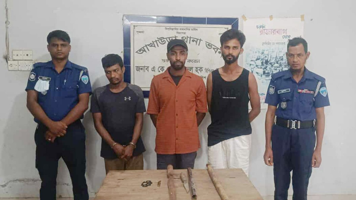 আখাউড়ায় ডাকাতির প্রস্তুতিকালে দেশীয় অস্ত্রসহ গ্রেফতার ৩