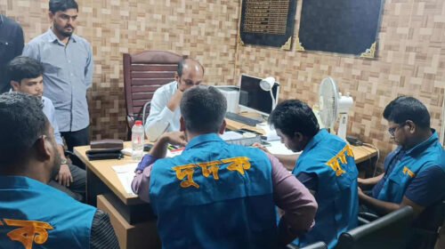 সাতক্ষীরায় হাসপাতালে দুদকের অভিযান, ৭ দালাল আটক