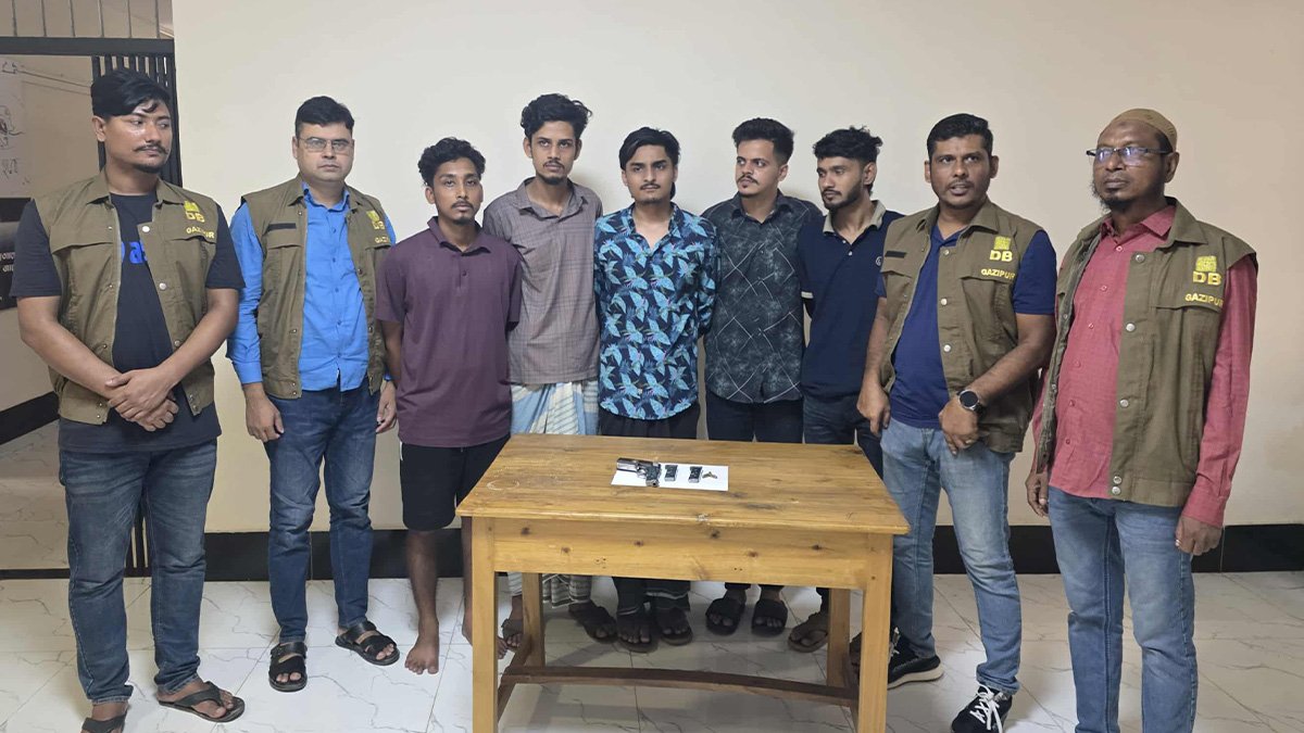 গাজীপুরে অস্ত্র ব্যবসায়ী চক্রের ৫ সদস্য গ্রেফতার
