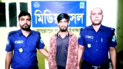 গাইবান্ধায় বৃদ্ধার ঘরের টিন খুলে নেয়া সেই যুবক কারাগারে