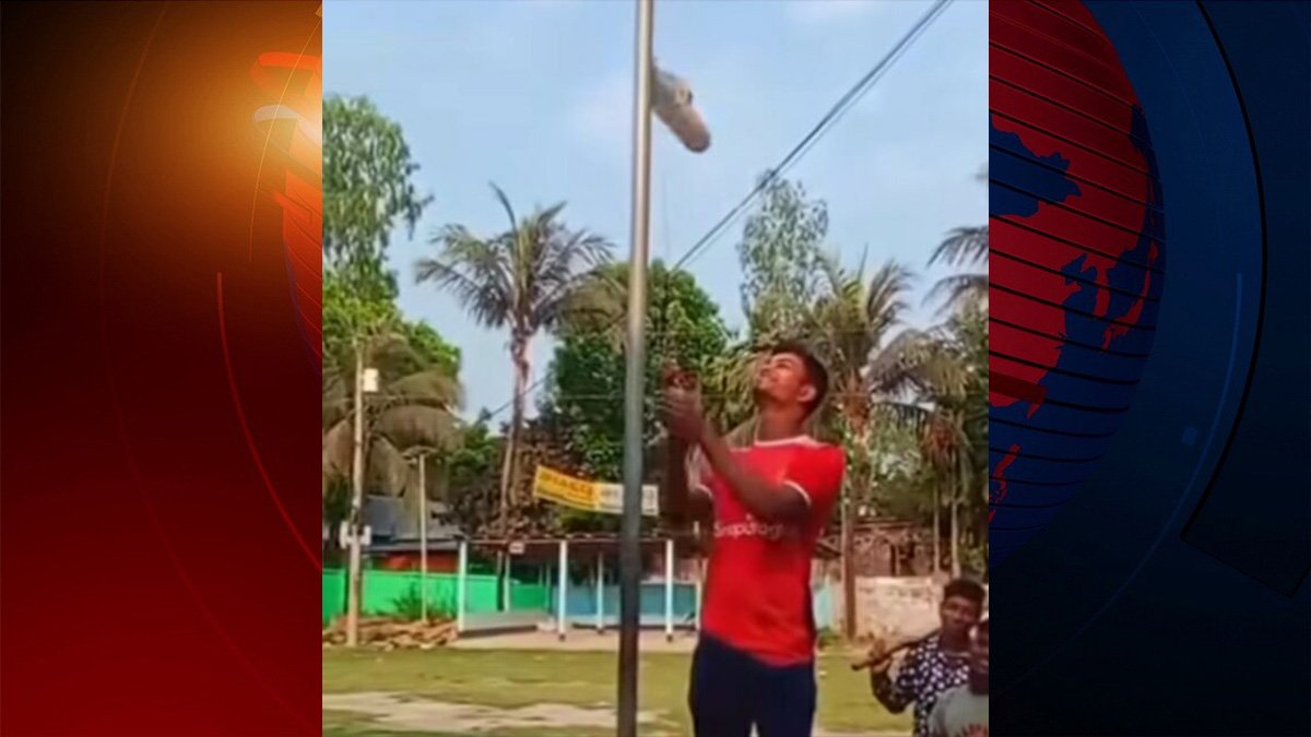 গাইবান্ধায় ফ্ল্যাগস্ট্যান্ডে জুতা তোলার ঘটনায় যুবক আটক