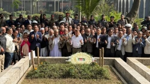 শহীদ ওসমান হাদির সমাধিস্থলে তারেক রহমান