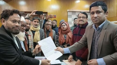 সিরাজগঞ্জ–৩ আসনে বিএনপি প্রার্থী আয়নুলের মনোনয়নপত্র জমা সিরাজগঞ্জ–৩ আসনে বিএনপি প্রার্থী আয়নুলের মনোনয়নপত্র জমা