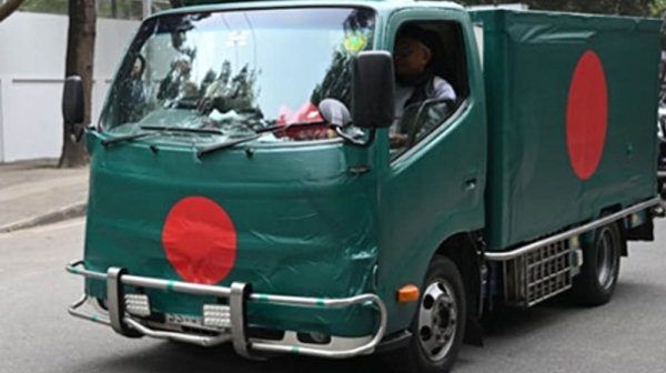 সংসদ ভবনের সামনে খালেদা জিয়ার কফিন