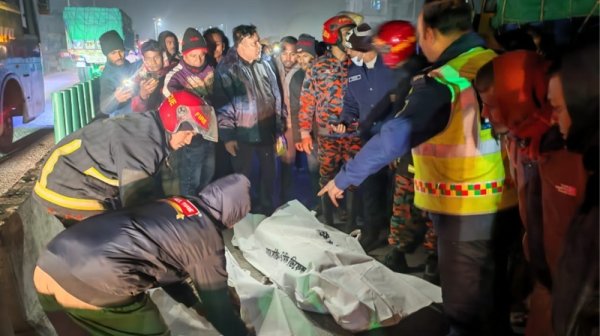 গাইবান্ধায় ট্রাকের ধাক্কায় নিহত ২