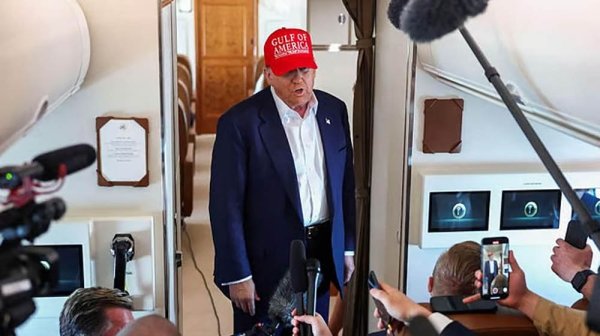 ট্রাম্পের নিশানায় এবার কলম্বিয়ার প্রেসিডেন্ট, কিউবাতেও পতনের ইঙ্গিত