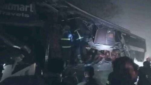 ঢাকা-চট্টগ্রাম মহাসড়কে দাঁড়িয়ে থাকা ট্রাকে বাসের ধাক্কা, নিহত ৩