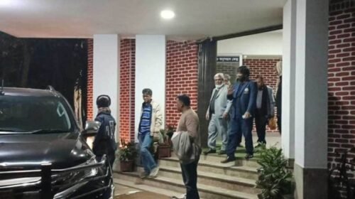 শাকসু নির্বাচনের দাবিতে শিক্ষার্থীদের অনড় অবস্থান, প্রশাসন আইনি লড়াই চালাচ্ছে