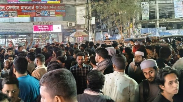 মিরপুরে জামায়াত ও বিএনপি কর্মীদের হাতাহাতি-উত্তেজনা